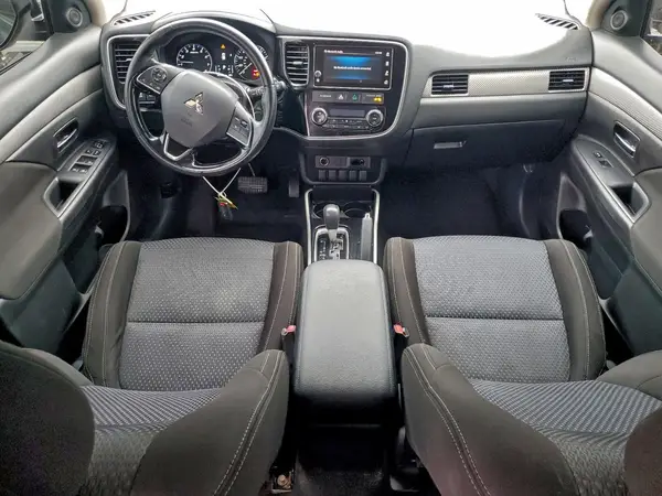 JA4AD3A33JZ023315 2018 MITSUBISHI OUTLANDER - Image 8
