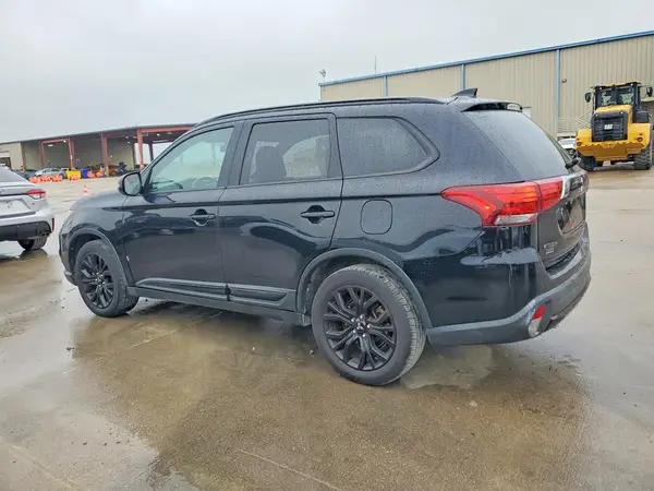 JA4AD3A33JZ029230 2018 MITSUBISHI OUTLANDER - Image 2