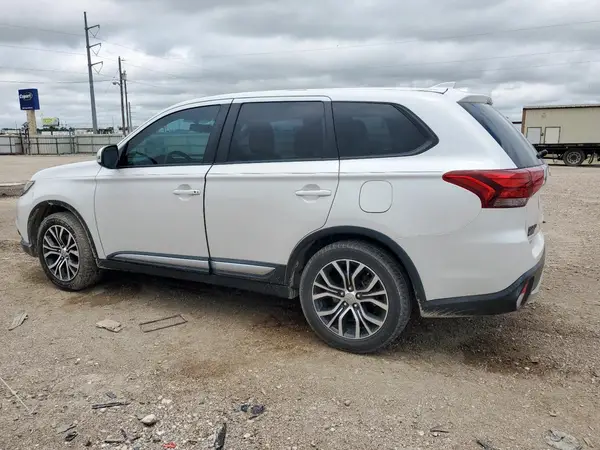 JA4AD3A33JZ029261 2018 MITSUBISHI OUTLANDER - Image 2