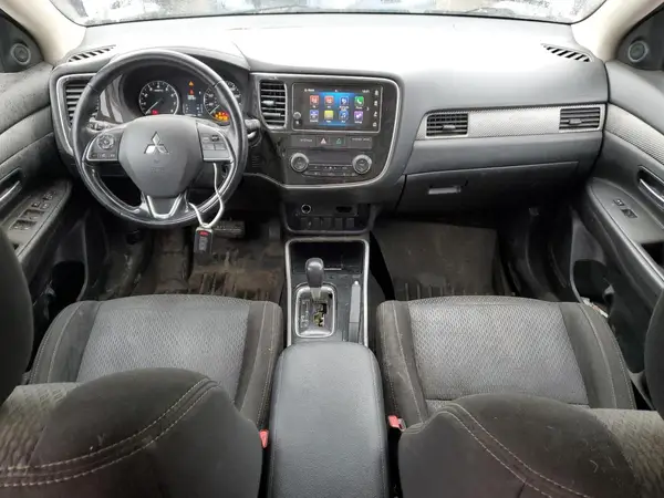 JA4AD3A33JZ032810 2018 MITSUBISHI OUTLANDER - Image 8