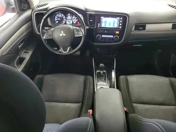 JA4AD3A33JZ037411 2018 MITSUBISHI OUTLANDER - Image 8