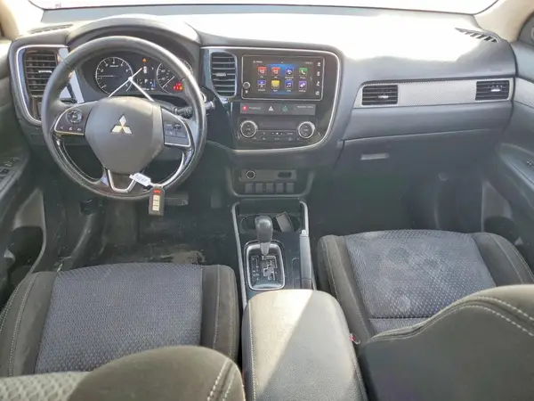 JA4AD3A33JZ040325 2018 MITSUBISHI OUTLANDER - Image 8