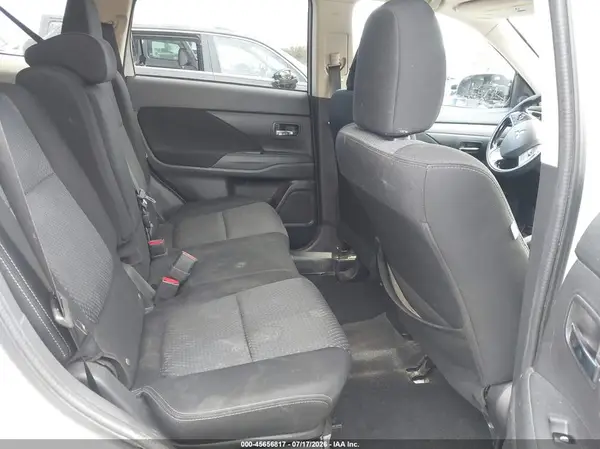 JA4AD3A33JZ041541 2018 MITSUBISHI OUTLANDER - Image 7