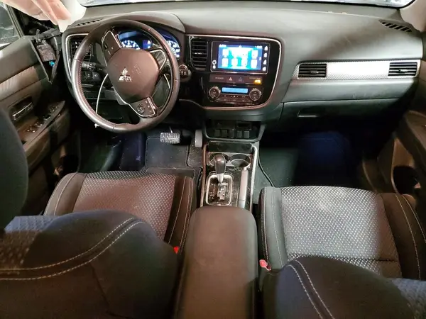 JA4AD3A33JZ048733 2018 MITSUBISHI OUTLANDER - Image 8