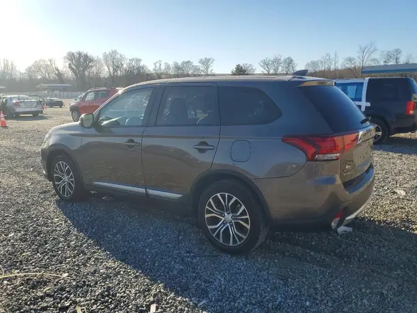 JA4AD3A33JZ049669 2018 MITSUBISHI OUTLANDER - Image 2