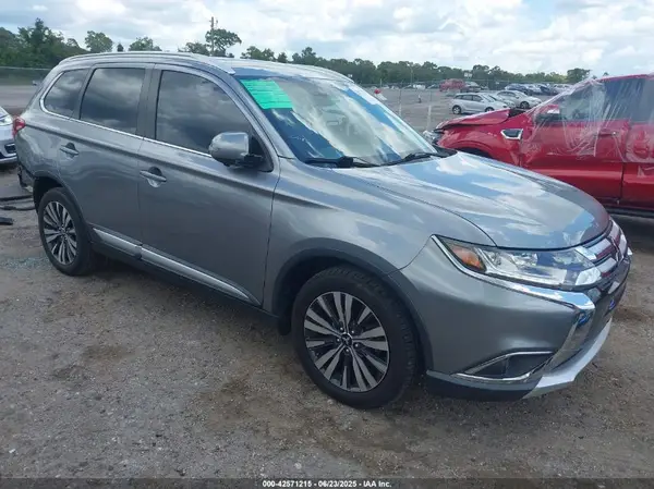 JA4AD3A33JZ050577 2018 MITSUBISHI OUTLANDER - Image 1