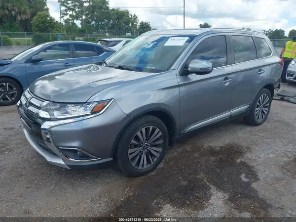 JA4AD3A33JZ050577 2018 MITSUBISHI OUTLANDER - Image 2