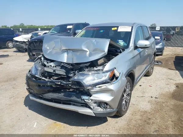 JA4AD3A33JZ052832 2018 MITSUBISHI OUTLANDER - Image 2
