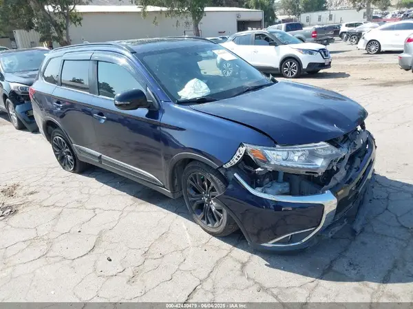 JA4AD3A33JZ054385 2018 MITSUBISHI OUTLANDER - Image 1