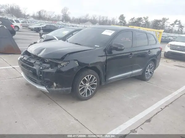 JA4AD3A33JZ055083 2018 MITSUBISHI OUTLANDER - Image 2
