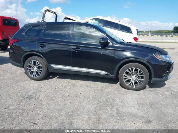 JA4AD3A33JZ055813 2018 MITSUBISHI OUTLANDER - Image 1