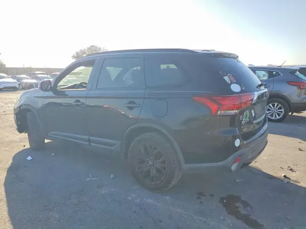JA4AD3A33JZ060624 2018 MITSUBISHI OUTLANDER - Image 2
