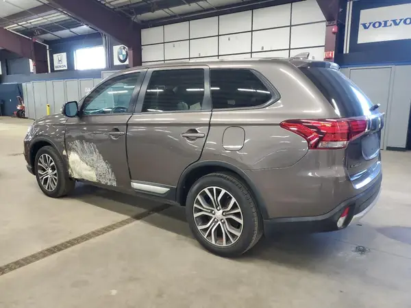 JA4AD3A33JZ067573 2018 MITSUBISHI OUTLANDER - Image 2