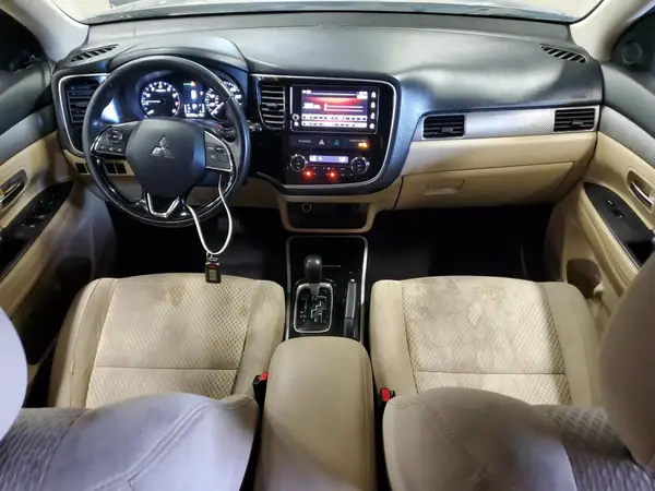 JA4AD3A33JZ067573 2018 MITSUBISHI OUTLANDER - Image 8