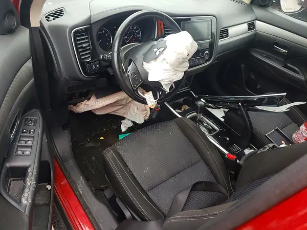JA4AD3A33JZ068061 2018 MITSUBISHI OUTLANDER - Image 8