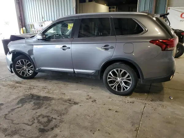 JA4AD3A33JZ069064 2018 MITSUBISHI OUTLANDER - Image 2