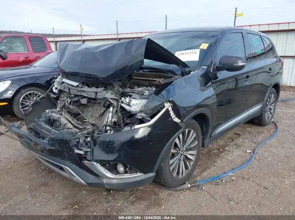 JA4AD3A33KJ002125 2019 MITSUBISHI OUTLANDER - Image 2