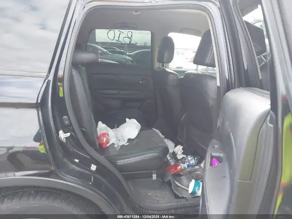 JA4AD3A33KJ002125 2019 MITSUBISHI OUTLANDER - Image 8