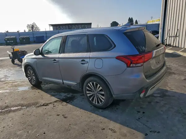 JA4AD3A33KZ006838 2019 MITSUBISHI OUTLANDER - Image 2