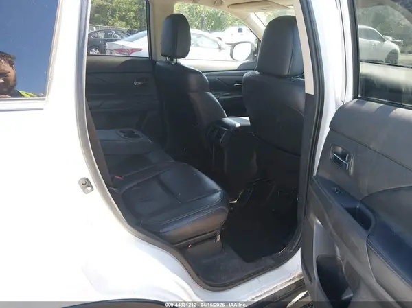 JA4AD3A33KZ008380 2019 MITSUBISHI OUTLANDER - Image 8