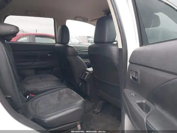 JA4AD3A33KZ015281 2019 MITSUBISHI OUTLANDER - Image 8