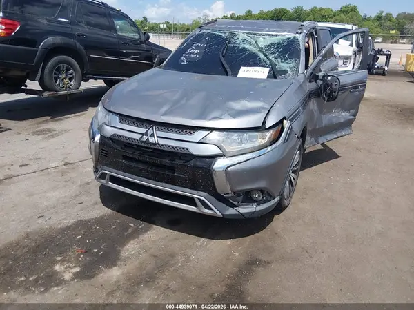 JA4AD3A33KZ023011 2019 MITSUBISHI OUTLANDER - Image 2
