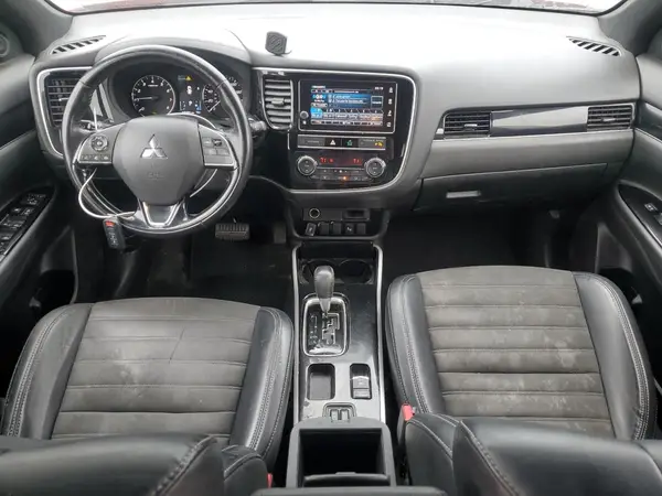 JA4AD3A33KZ025244 2019 MITSUBISHI OUTLANDER - Image 8