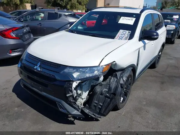 JA4AD3A33KZ030220 2019 MITSUBISHI OUTLANDER - Image 2