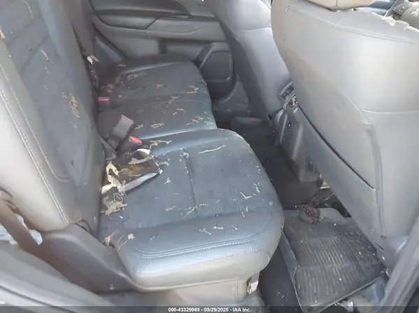 JA4AD3A33KZ043551 2019 MITSUBISHI OUTLANDER - Image 8