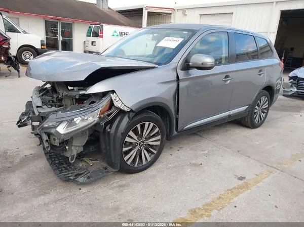 JA4AD3A33KZ046224 2019 MITSUBISHI OUTLANDER - Image 2
