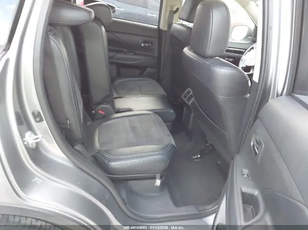 JA4AD3A33KZ046224 2019 MITSUBISHI OUTLANDER - Image 8