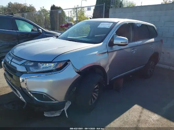 JA4AD3A33KZ046501 2019 MITSUBISHI OUTLANDER - Image 2