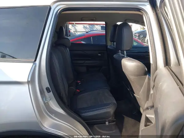 JA4AD3A33KZ046501 2019 MITSUBISHI OUTLANDER - Image 8