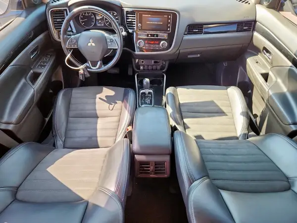 JA4AD3A33KZ050144 2019 MITSUBISHI OUTLANDER - Image 8
