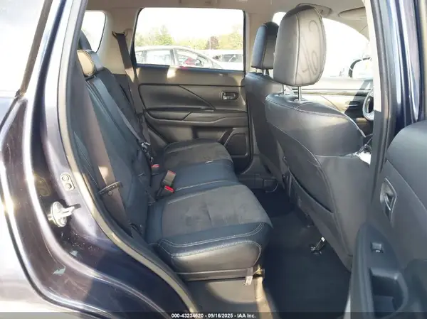 JA4AD3A33KZ050256 2019 MITSUBISHI OUTLANDER - Image 8
