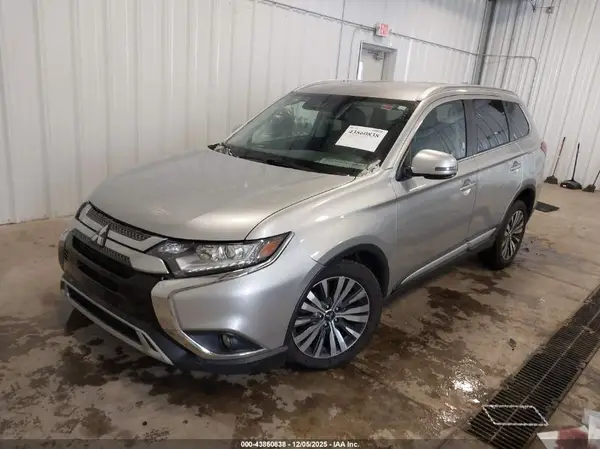 JA4AD3A33LZ020773 2020 MITSUBISHI OUTLANDER - Image 2