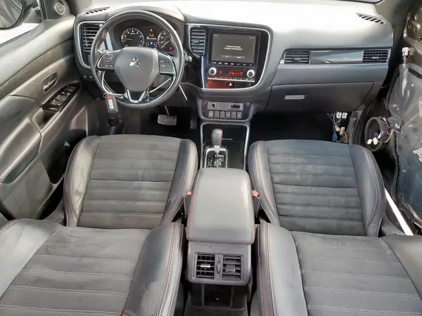 JA4AD3A33LZ024614 2020 MITSUBISHI OUTLANDER - Image 8