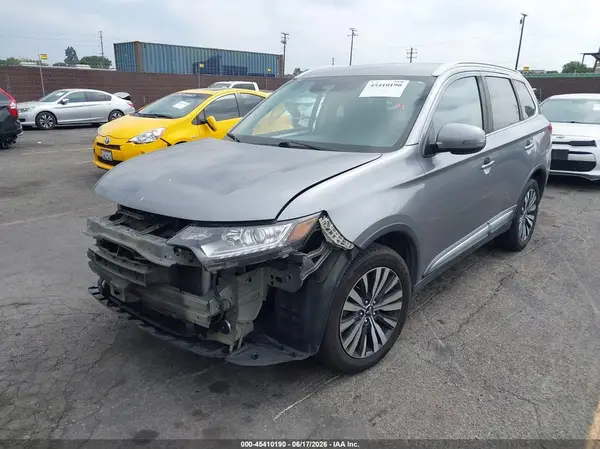 JA4AD3A33LZ025360 2020 MITSUBISHI OUTLANDER - Image 2