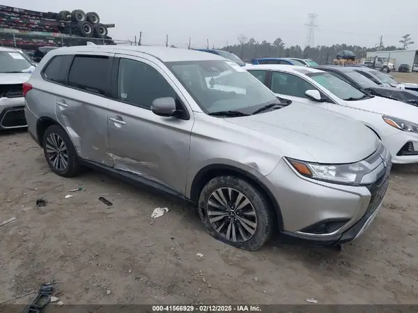 JA4AD3A33LZ025441 2020 MITSUBISHI OUTLANDER - Image 1