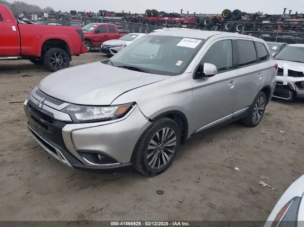 JA4AD3A33LZ025441 2020 MITSUBISHI OUTLANDER - Image 2