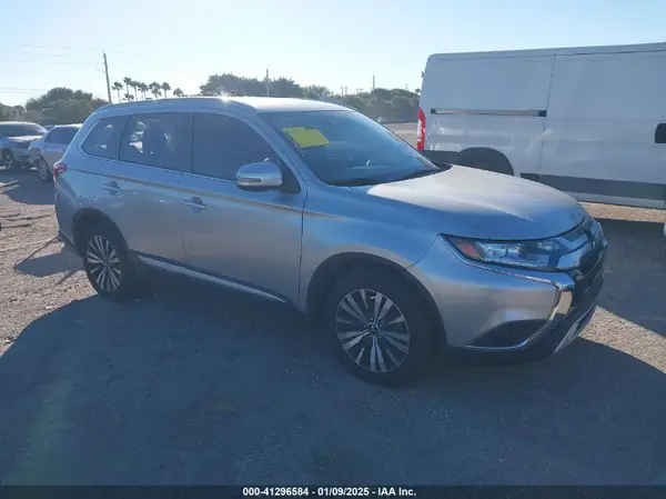 JA4AD3A33LZ027254 2020 MITSUBISHI OUTLANDER - Image 1