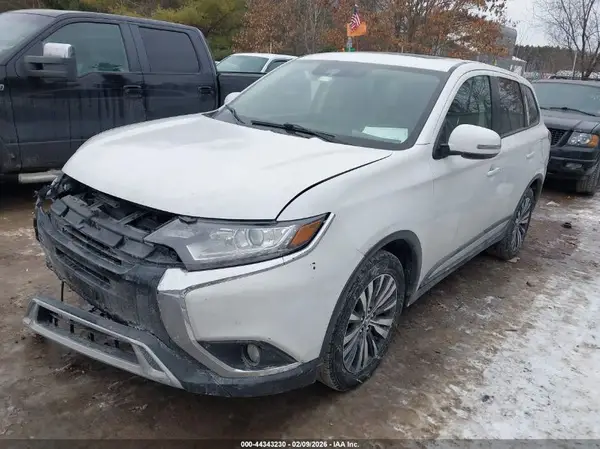 JA4AD3A33LZ042417 2020 MITSUBISHI OUTLANDER - Image 2