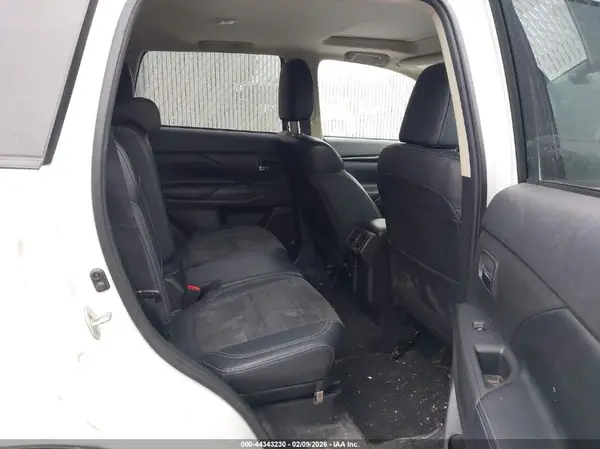 JA4AD3A33LZ042417 2020 MITSUBISHI OUTLANDER - Image 8