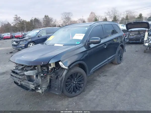 JA4AD3A33LZ042627 2020 MITSUBISHI OUTLANDER - Image 2