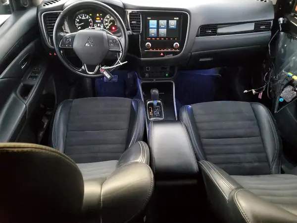 JA4AD3A33LZ045981 2020 MITSUBISHI OUTLANDER - Image 8
