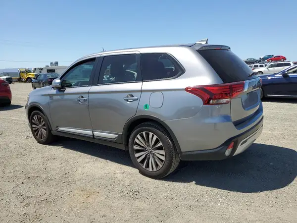 JA4AD3A33LZ046810 2020 MITSUBISHI OUTLANDER - Image 2
