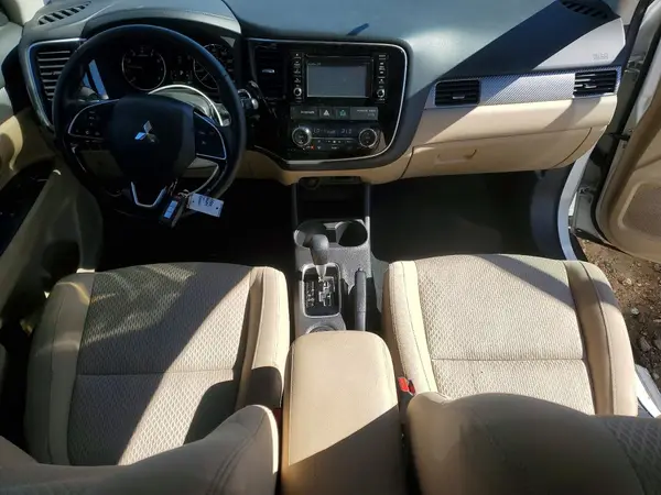 JA4AD3A34GZ006189 2016 MITSUBISHI OUTLANDER - Image 8