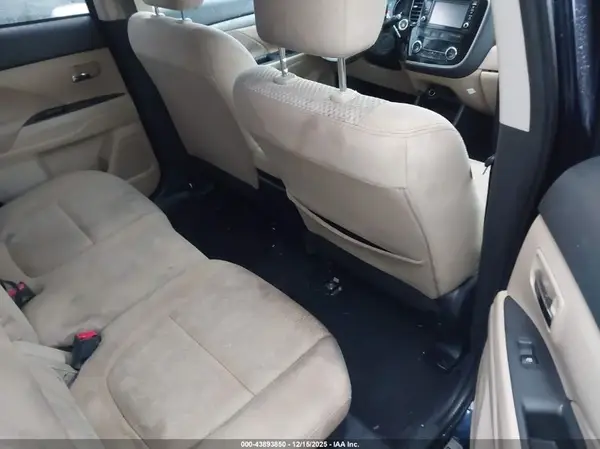 JA4AD3A34GZ011182 2016 MITSUBISHI OUTLANDER - Image 8