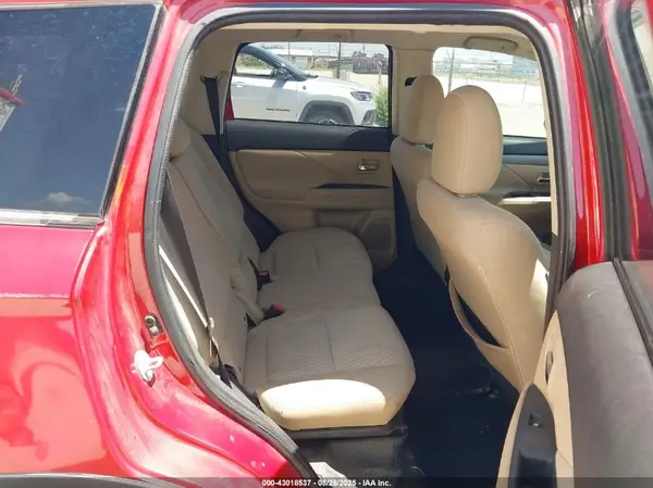 JA4AD3A34GZ022179 2016 MITSUBISHI OUTLANDER - Image 8