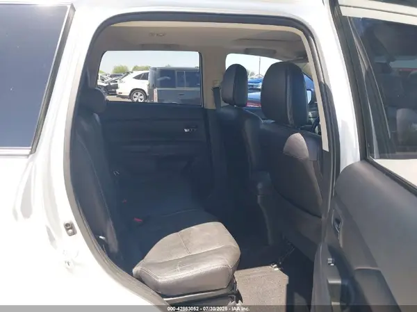 JA4AD3A34GZ039032 2016 MITSUBISHI OUTLANDER - Image 8